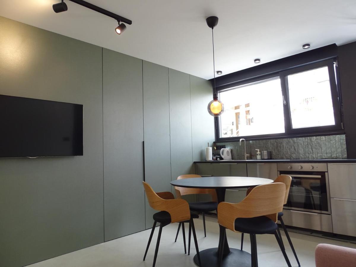 Modern Small House With A Terrace Σπλιτ Εξωτερικό φωτογραφία
